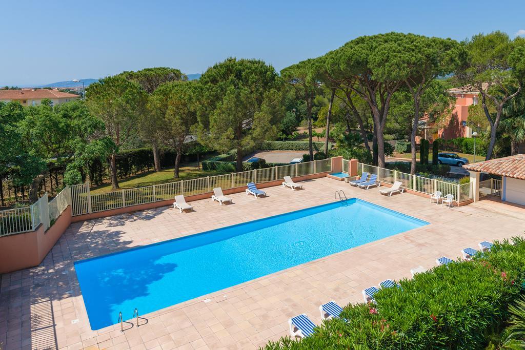 Lagrange Vacances Le Domaine Des Grands Pins Saint-Raphaël Eksteriør billede