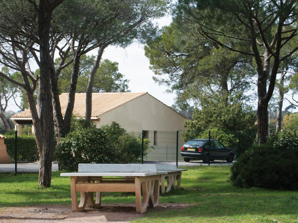 Lagrange Vacances Le Domaine Des Grands Pins Saint-Raphaël Eksteriør billede